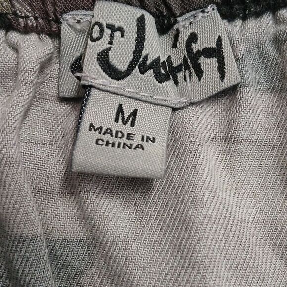 J for Justify camo off the shoulder short romper  Sz M GUC - Picture 8 of 8